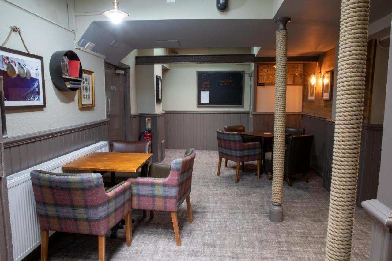 다트머스 Seale Arms B&B 외부 사진